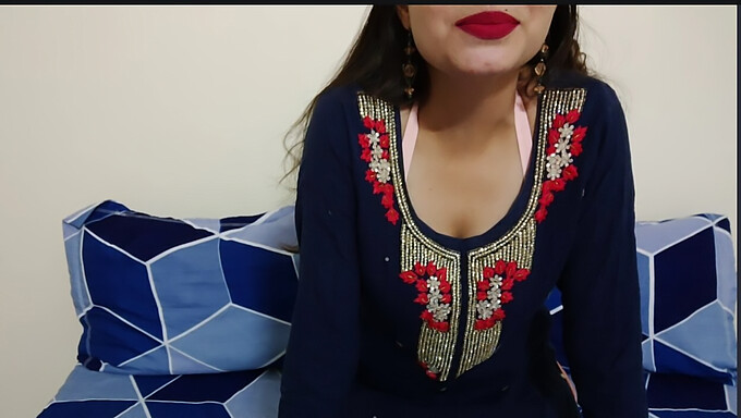 18-Year-Old Indian Girl Performs Cowgirl And Asshole Closeup In Hd