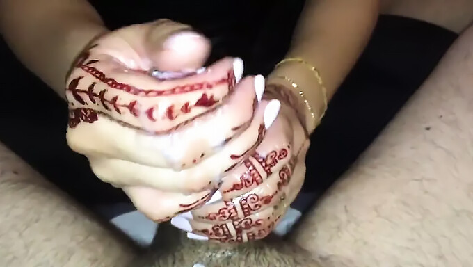 Arabi Hieronta Johtaa Cumshot Tässä Kotitekoinen Video