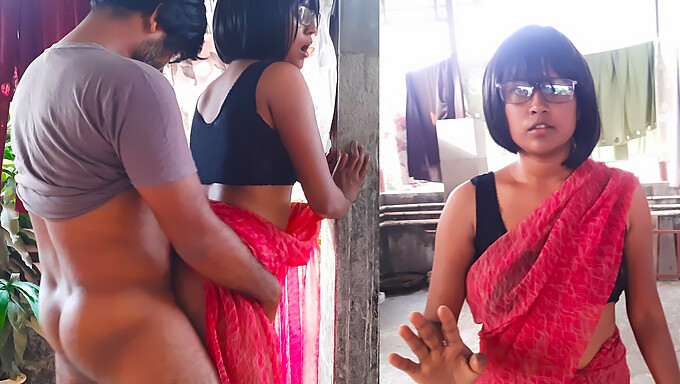 Indiase Bhabi In Rode Saree Wordt Geneukt Door Haar Man - Homemade Hindi Sex Story