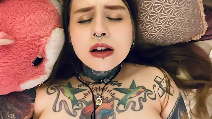 Bdsm: 달콤한 엉덩이로 하드코어 액션을 즐기는 중