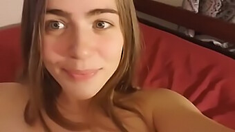 Une Ado Poilue (18+) Se Fait Baiser Dans Une Vidéo Porno